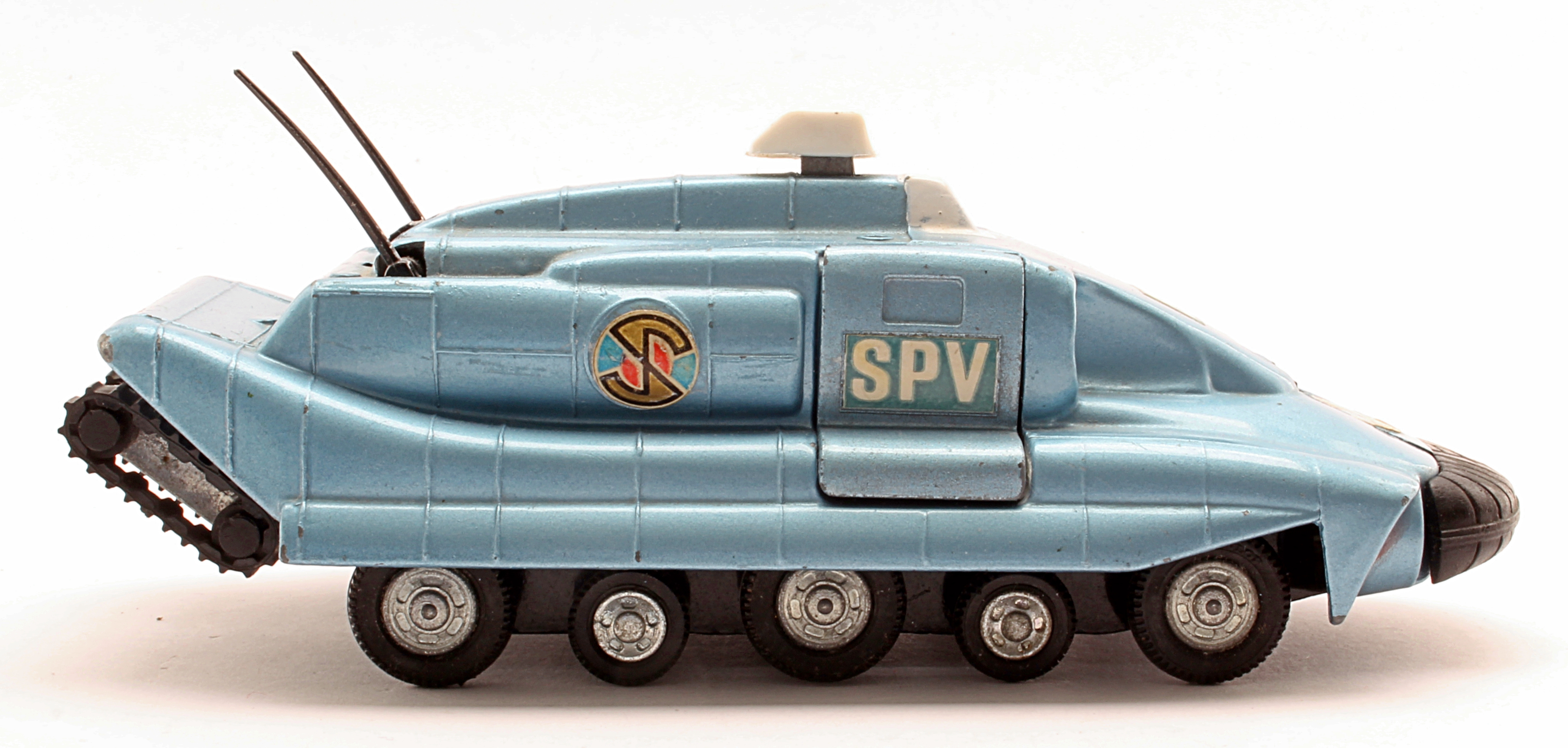 Dinky 104 SPV Spectrum Pursuit Vehicle Original Base Fixing Screw & Rear Peg n1 